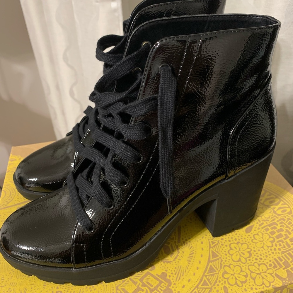 Super Trendy Patent Leather Boots